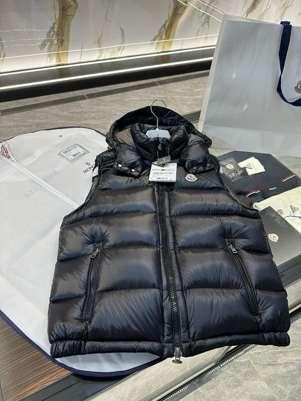 Moncler Bormes Hooded Down Gilet