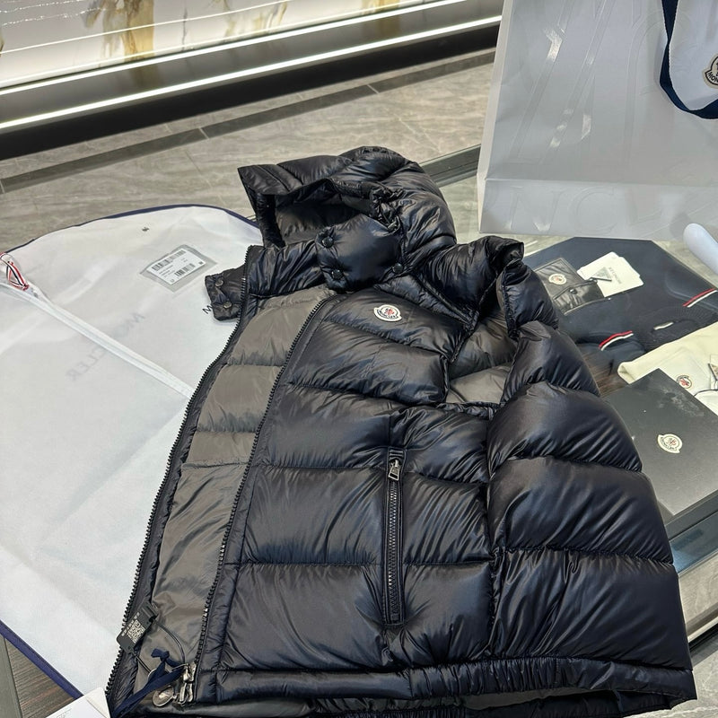 Moncler Bormes Hooded Down Gilet