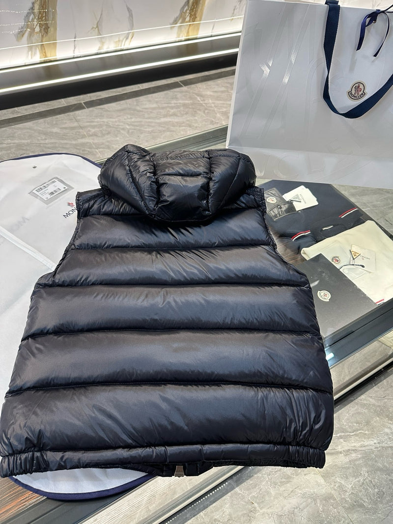 Moncler Bormes Hooded Down Gilet