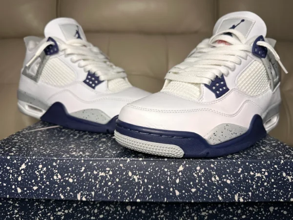 Air Jordan 4 Retro Midnight Navy