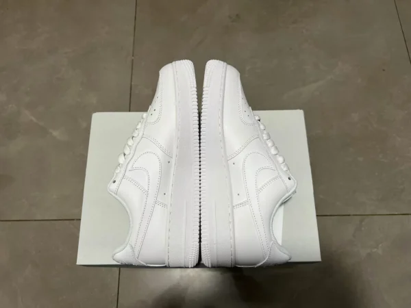 Nike Air Force 1 - Image 4